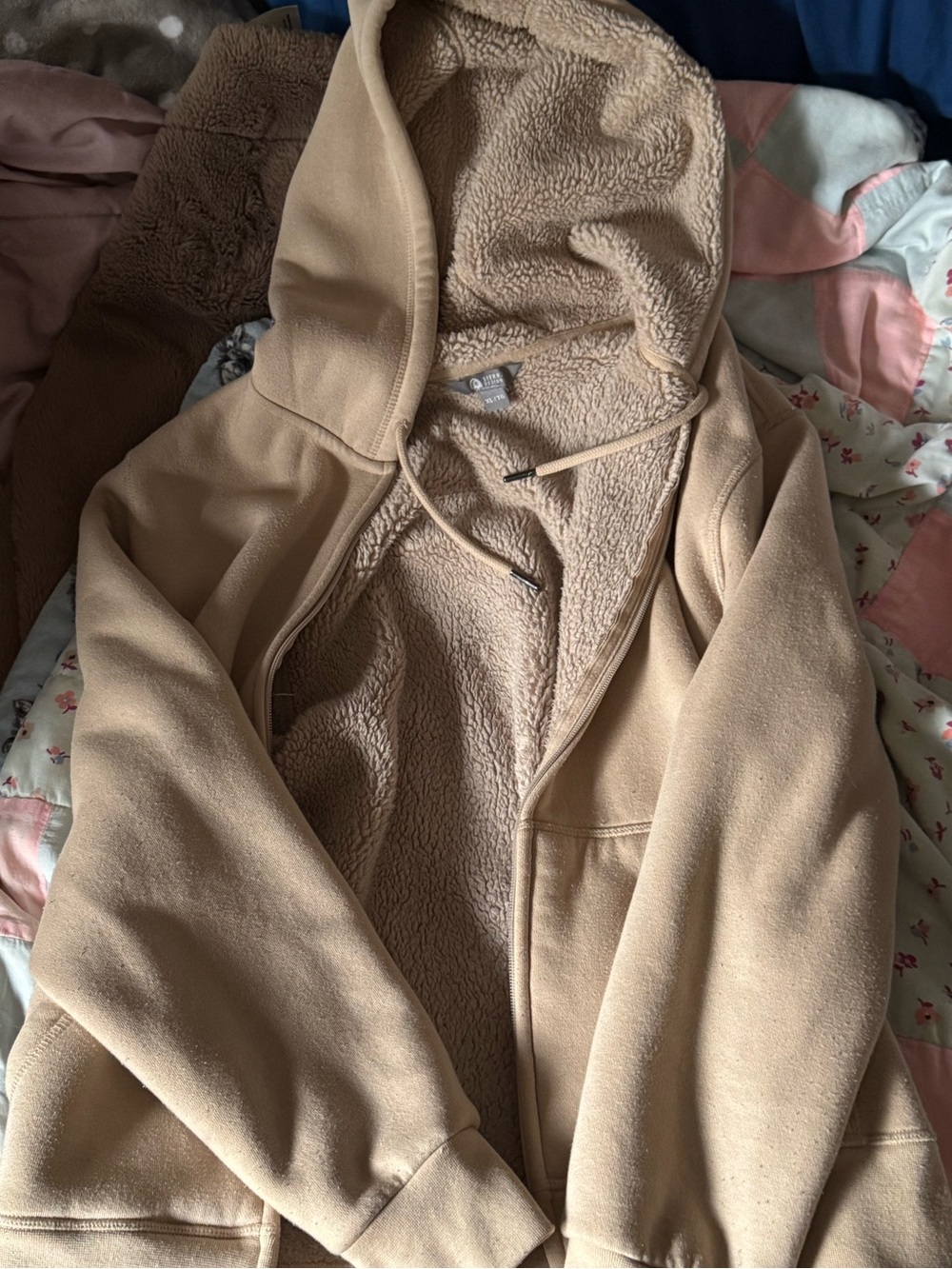 Beige Sherpa-Lined Hoodie Jacket - Women's Cozy Zip-Up